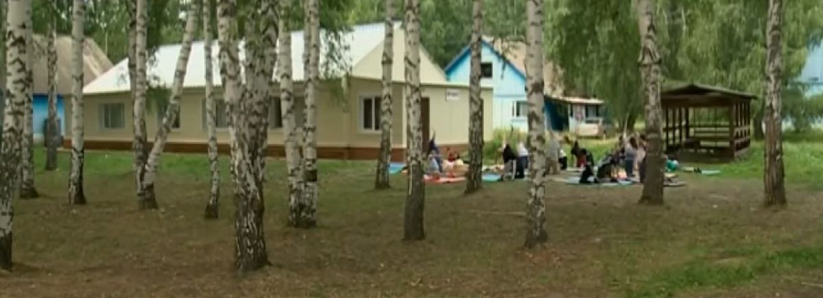 В Татарстане открылся лагерь ДОСААФ «Юный парашютист»